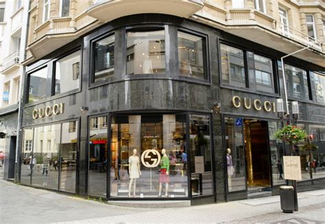 Gucci inaugura il primo hub italiano di economia circolare.